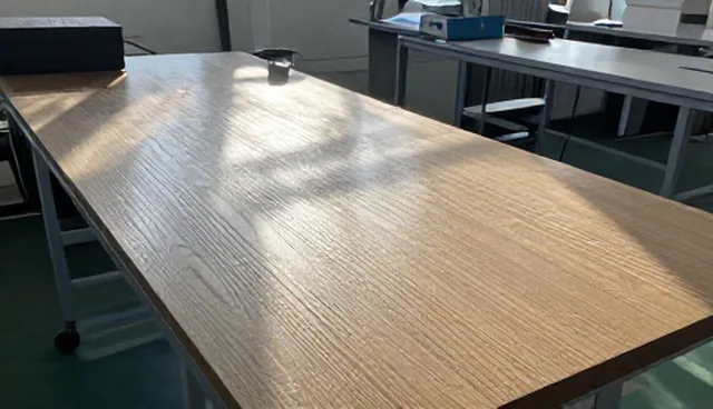 创作流程中的选型关注点与视觉传达实践